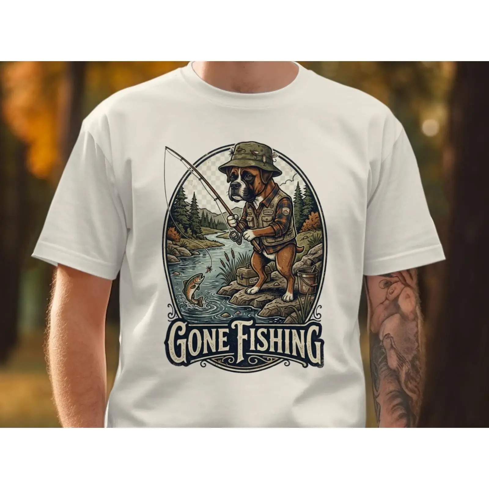 Outdoor Adventure Ideas - Camiseta divertida de pescador con perro