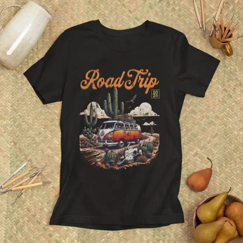 Outdoor Adventure Ideas - Camiseta Road Trip con diseño clásico